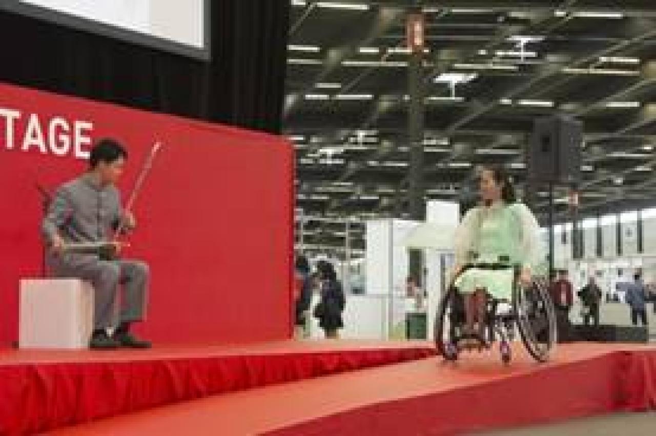 二胡伴奏輪椅舞